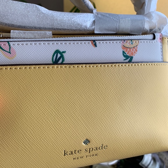 Authentic Kate Spade Saffiano leather top zip Crosby w large card holder - Picture 7 of 15